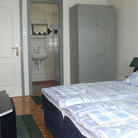 Laszlofogado * Fertőd